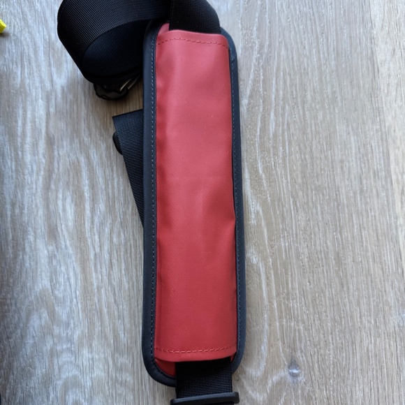 Allpa 42L Travel Duffel - Picture 5 of 7